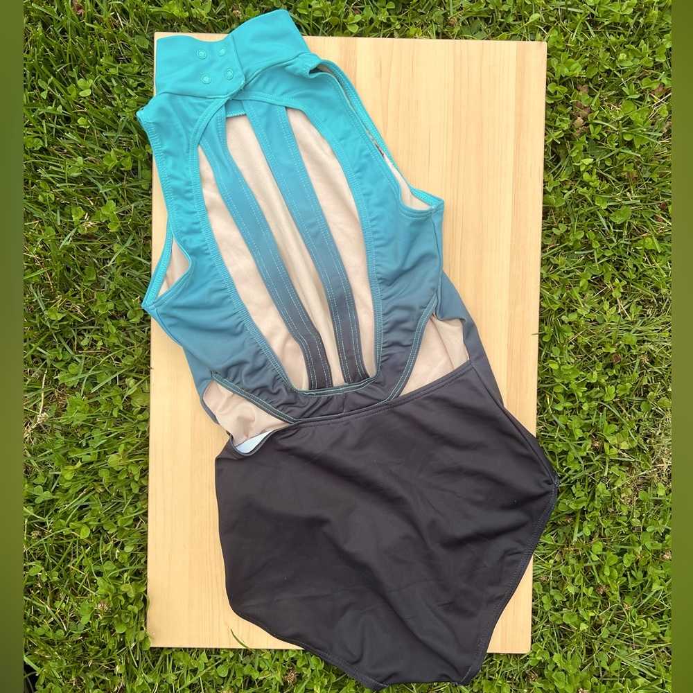BALERA DANCEWEAR | Adult small - ombre - cutout back - leotard